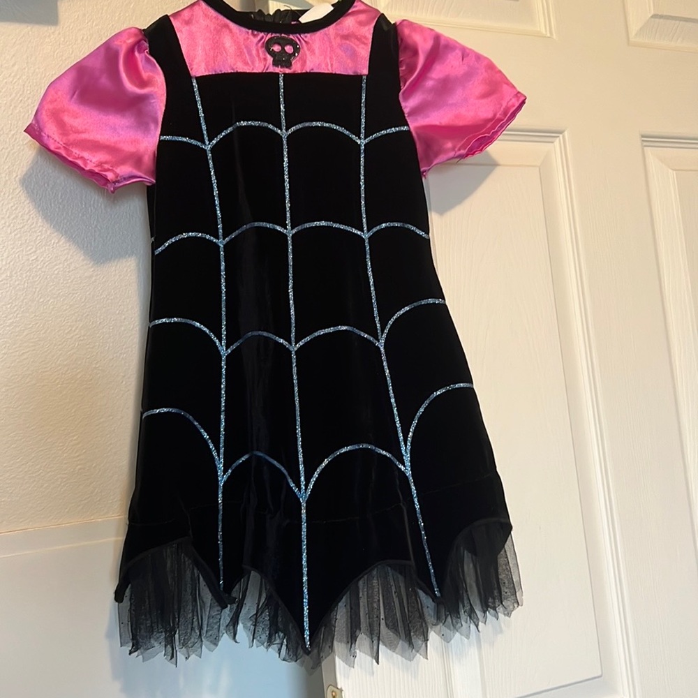 Disney girls Halloween costume. Pink and black.